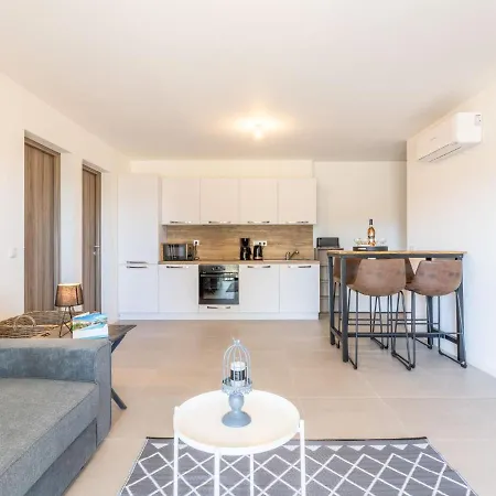 Апартаменты St Joseph-1 By Interhome